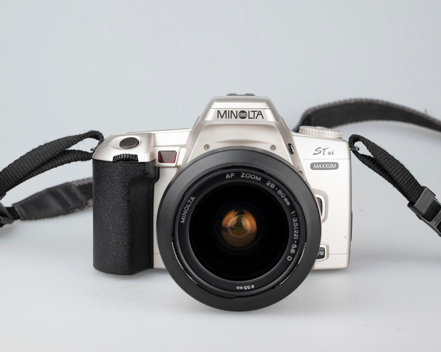 Reflex Minolta Maxxum XTsi 35 mm avec objectif 28-80 mm (série 94112079)