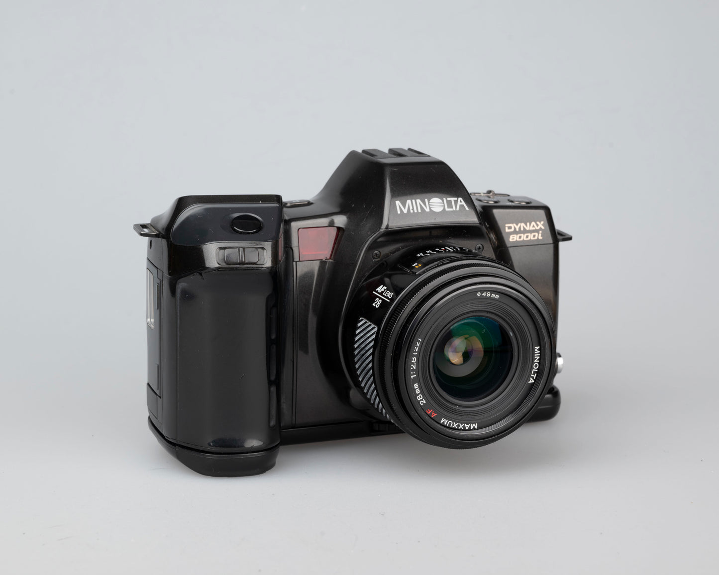 Ensemble reflex Minolta Dynax 8000i 35 mm avec objectif 28 mm f2.8 (problème de viseur LCD ; sinon OK)