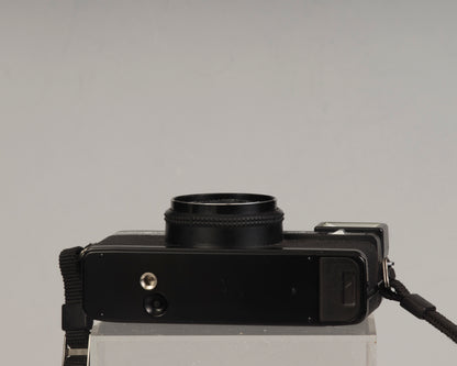 Minolta Hi-Matic S2 35mm camera w/ original case; flash not functional, otherwise works great