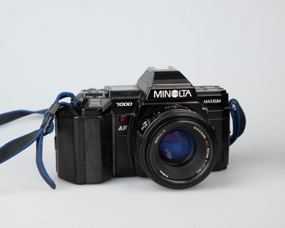 Minolta Maxxum 7000 35mm film SLR w/ 50mm f1.7 lens + 1800AF flash (serial 37101091)