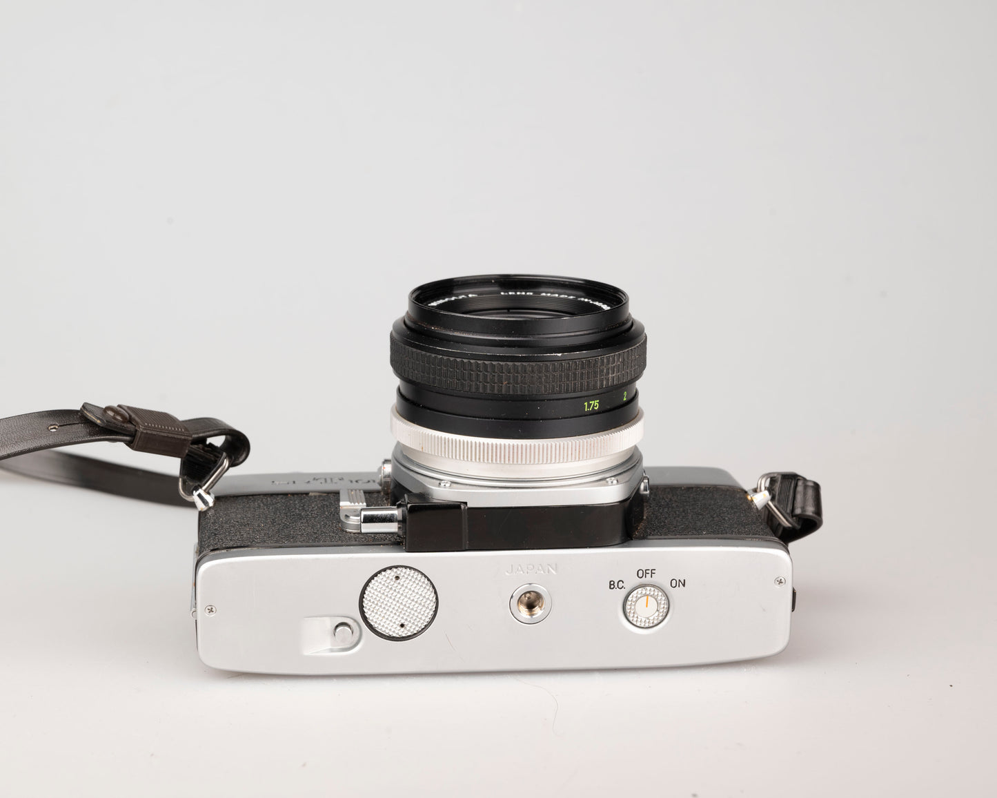 Minolta SRT 101 SLR 35 mm avec objectif MC Rokkor PF 55 mm f1.9 + étui toujours prêt (série 1983336)