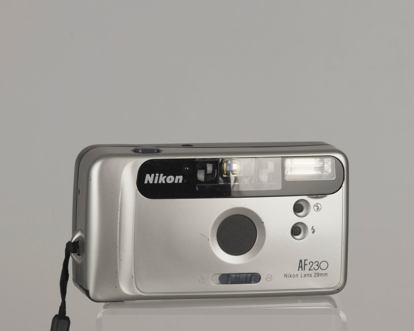 Appareil photo Nikon AF230 35 mm avec étui d'origine