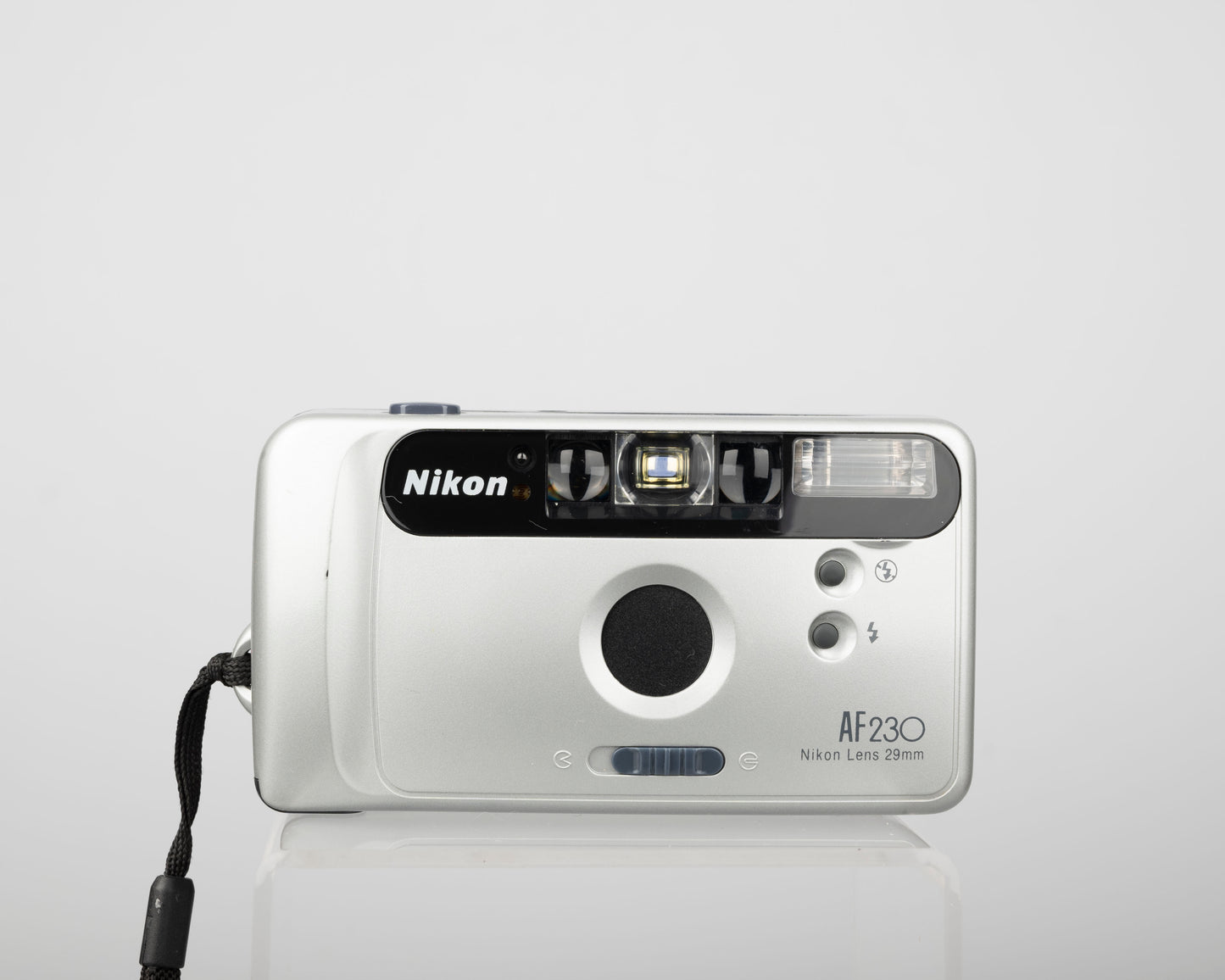 Nikon AF230 35mm film camera w/ original case (serial 5662357)