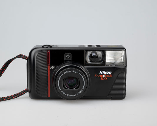 Nikon Zoom Touch 500 35mm camera (serial 5059546)
