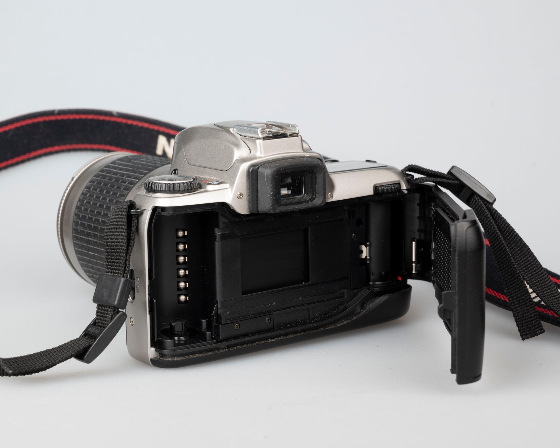 Nikon F65 (aka N65) 35mm film SLR w/ AF Nikkor 28-100mm lens (serial 2898438)