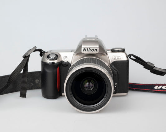 Nikon F65 (alias N65) SLR à film 35 mm avec objectif AF Nikkor 28-100 mm (série 2898438)