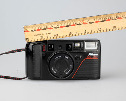 Nikon One Touch (L35AF3) 35mm camera w/ case (serial 3200467