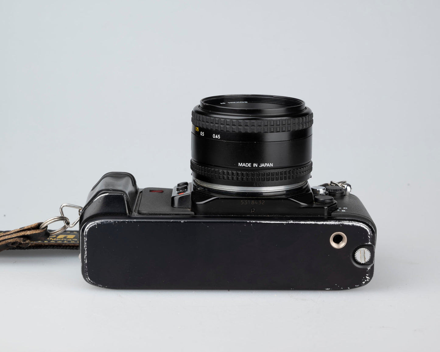 Reflex Nikon N2020 35 mm avec objectif AF Nikkor 50 mm f1.8