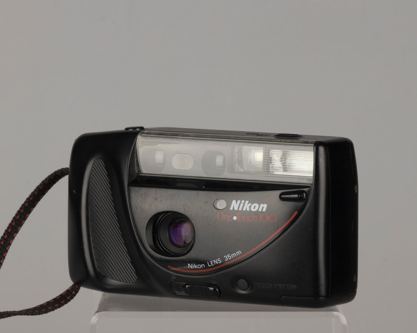 Appareil photo Nikon One Touch 100 35 mm (le flash ne fonctionne pas ; sinon OK)