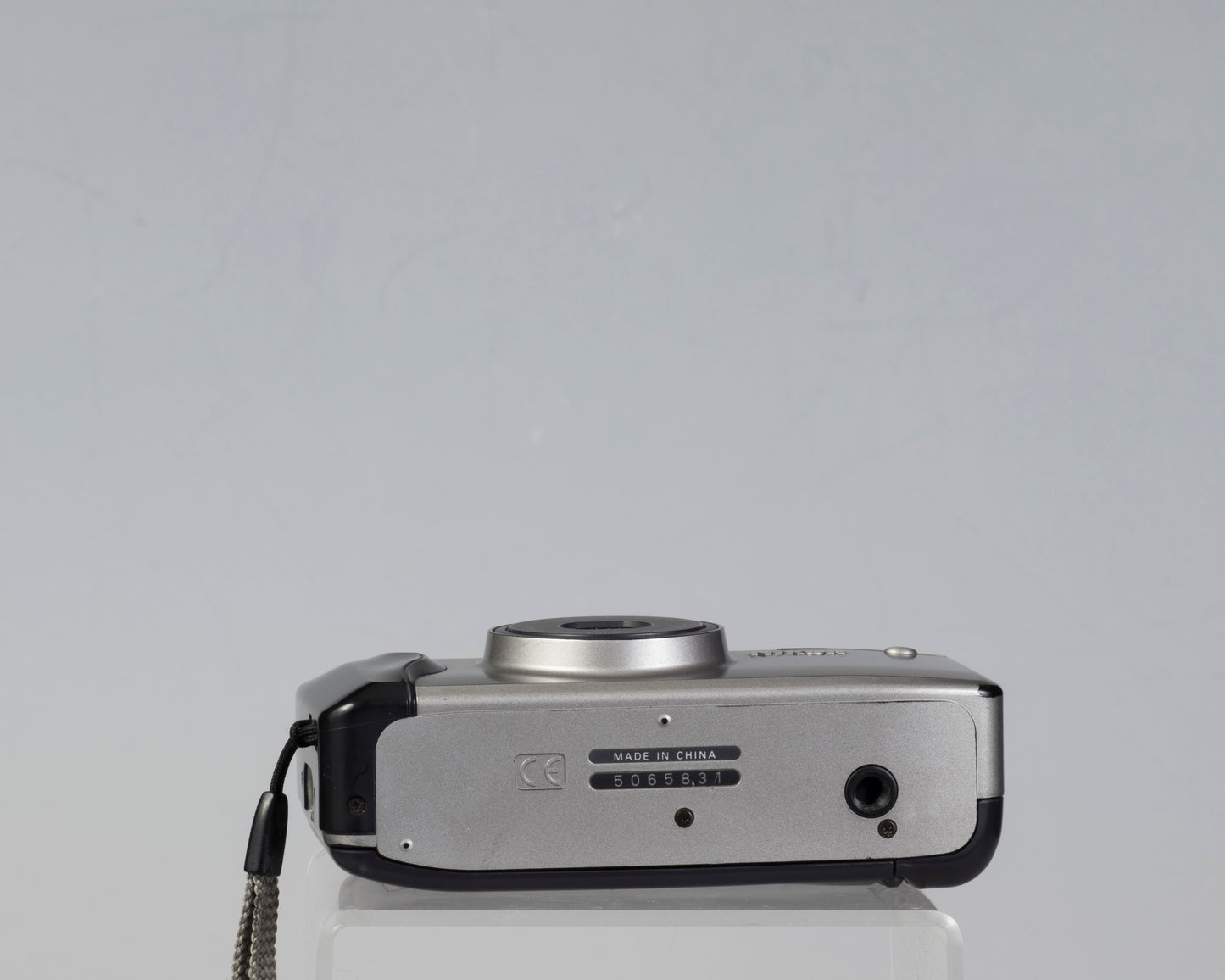 Appareil photo Nikon Zoom 400AF 35 mm avec boîte et étui d'origine (série 5065831)