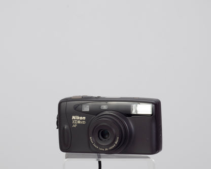 Appareil photo Nikon Zoom 500AF 35 mm avec étui et manuel (série 7062642)