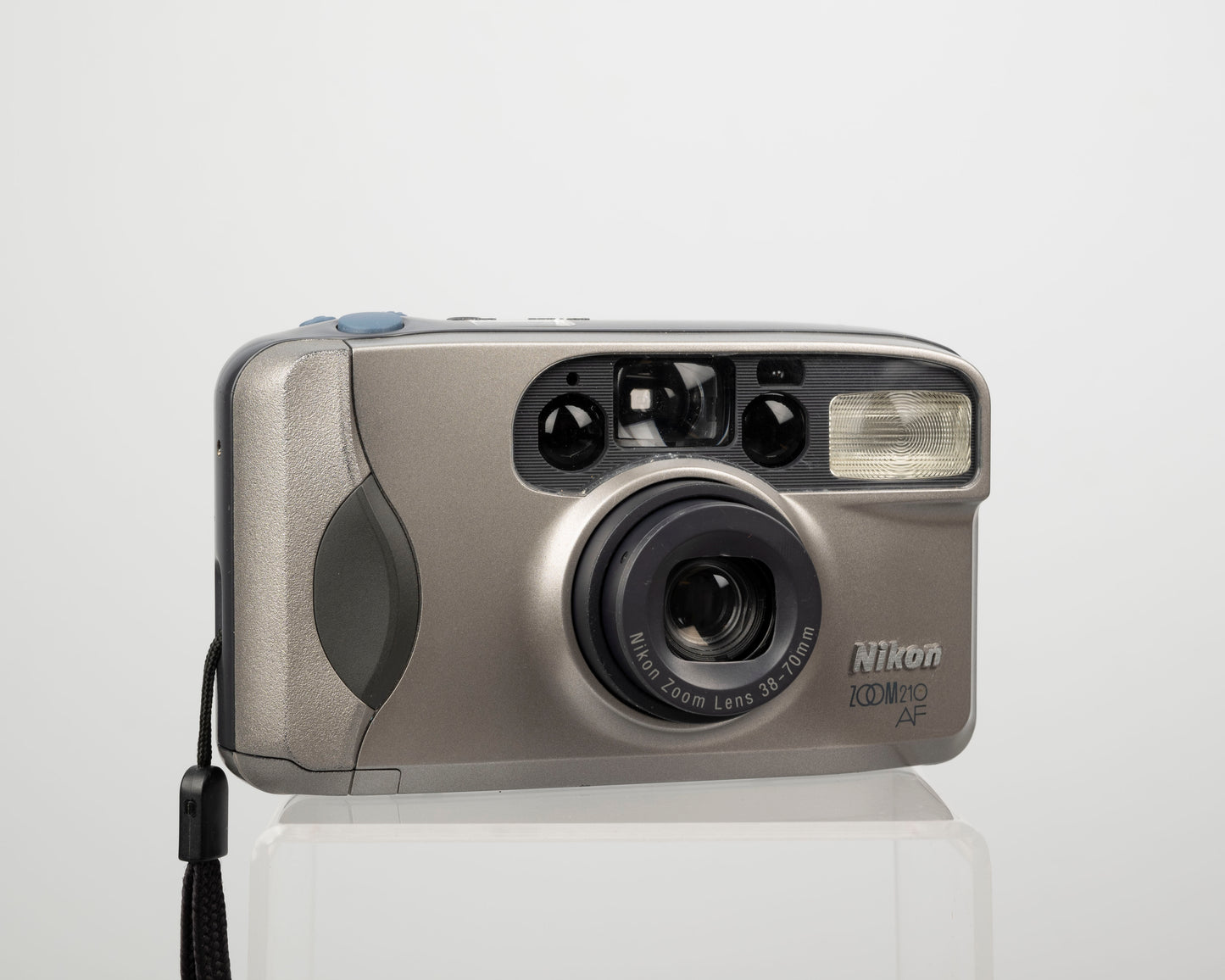 Nikon Zoom 210AF 35mm camera w/ case (serial 5082182)