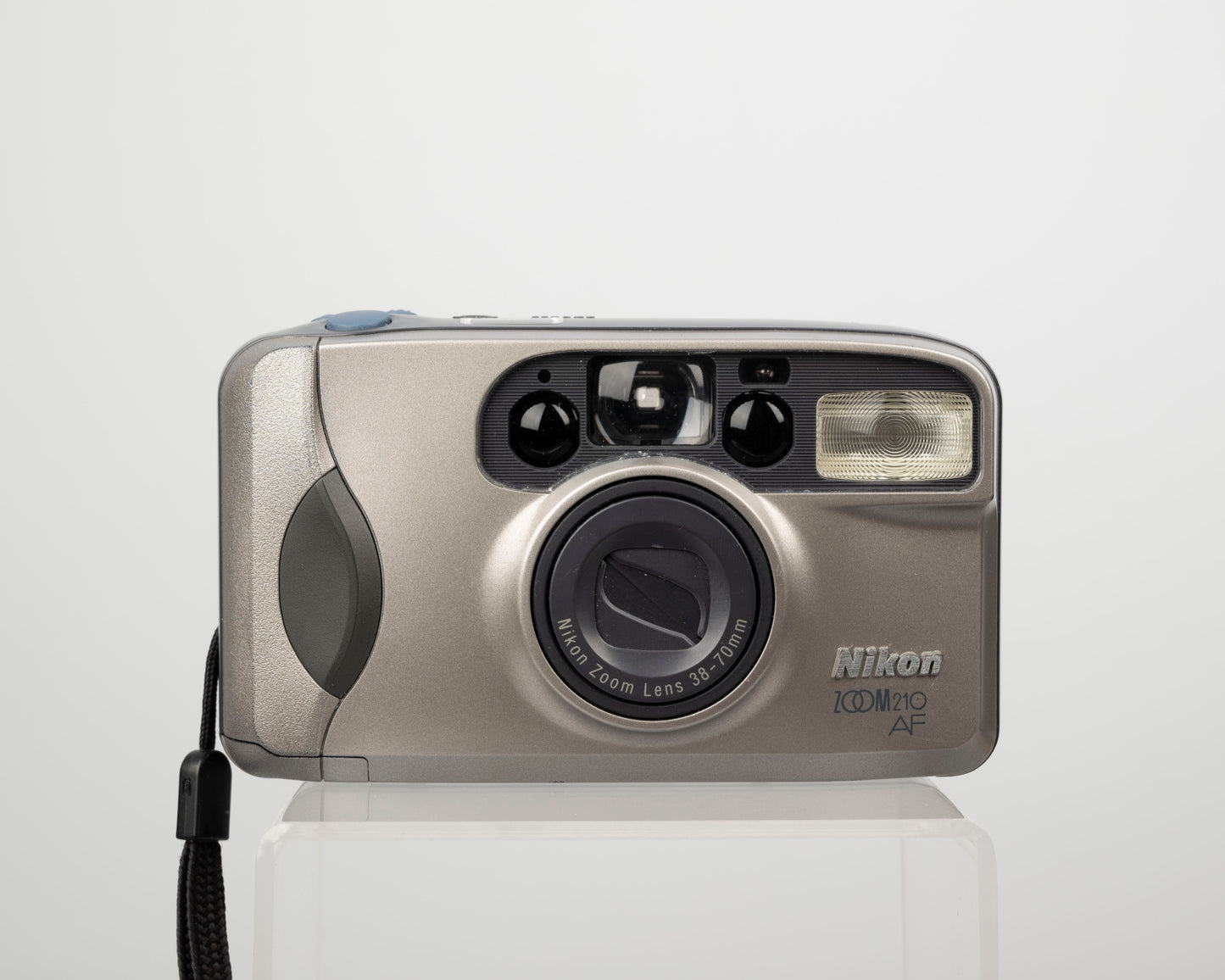 Appareil photo Nikon Zoom 210AF 35 mm avec étui (série 5082182)