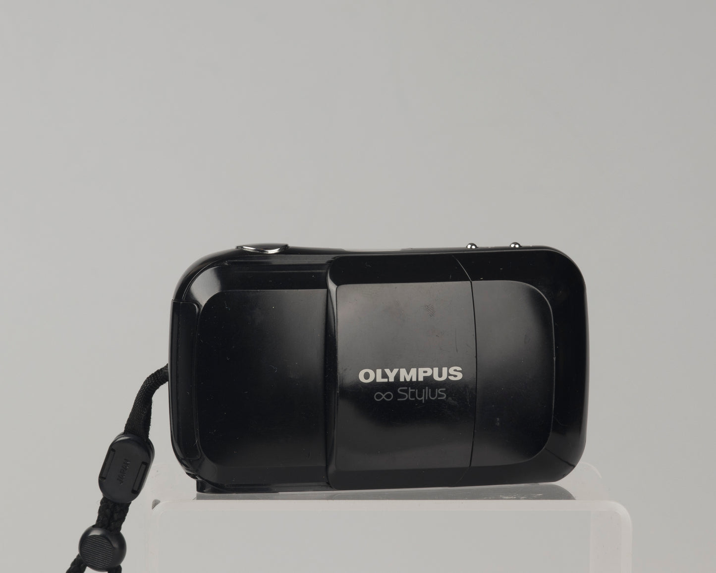 The Olympus Infinity Stylus shown with its cover closed