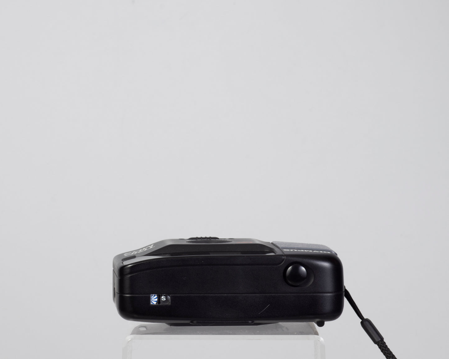 Olympus Trip MD3 35mm camera w/case (serial 06430905)