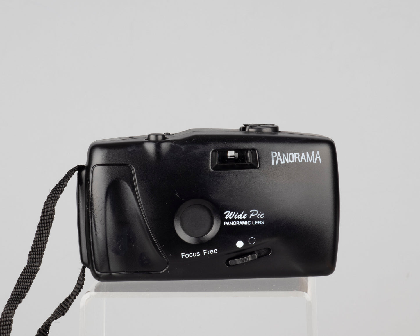 Panorama Wide Pic focus free 35mm camera w/ original case and manual (serial 709121)