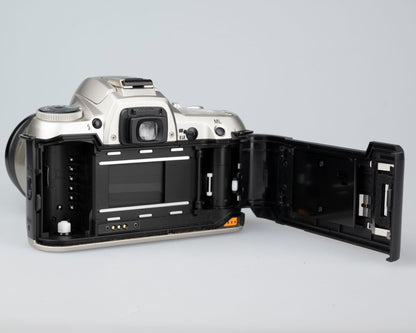 Pentax MZ-7 35mm SLR w/ SMC Pentax-FA 28-80mm lens
