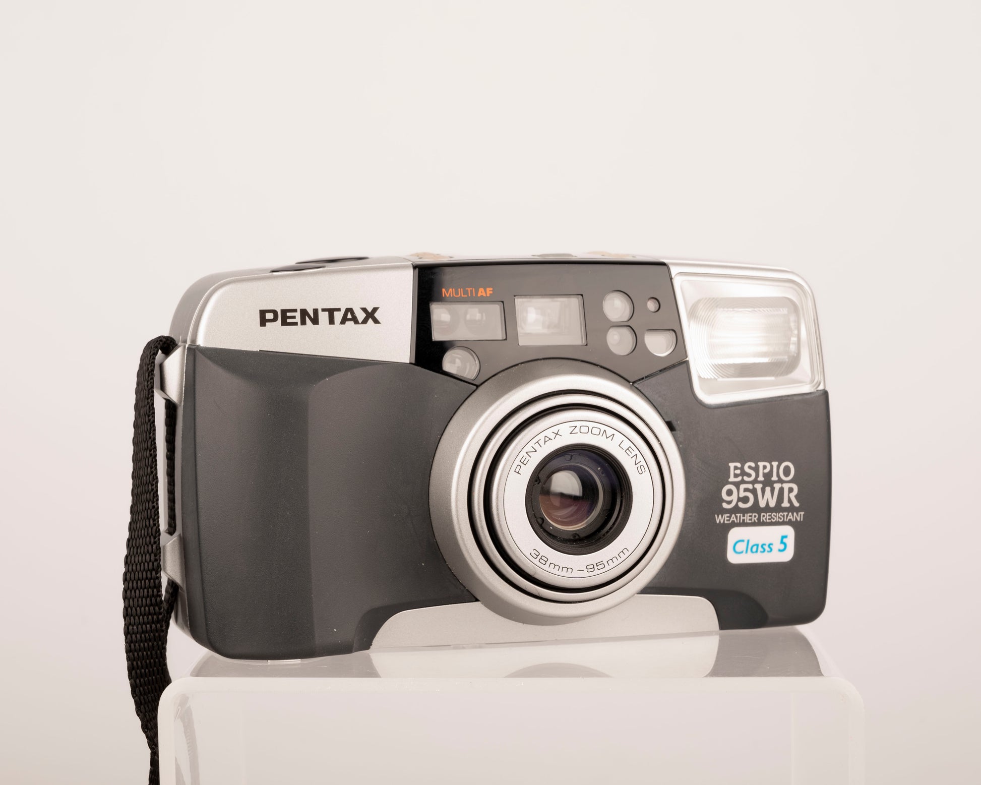 The Pentax Espio 95WR is a high quality zoom 35mm point-and-shoot 