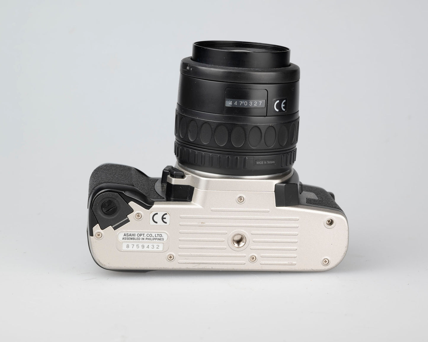 Pentax MZ-5N Reflex 35 mm avec objectif SMC Pentax-F 28-80 mm (série 8759432)