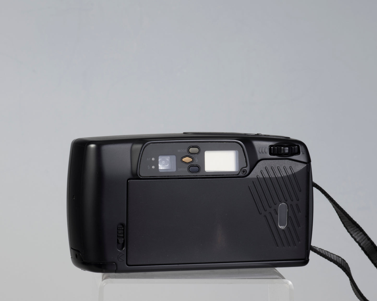 Pentax Zoom70-R 35mm film camera w/case (serial 3675866)