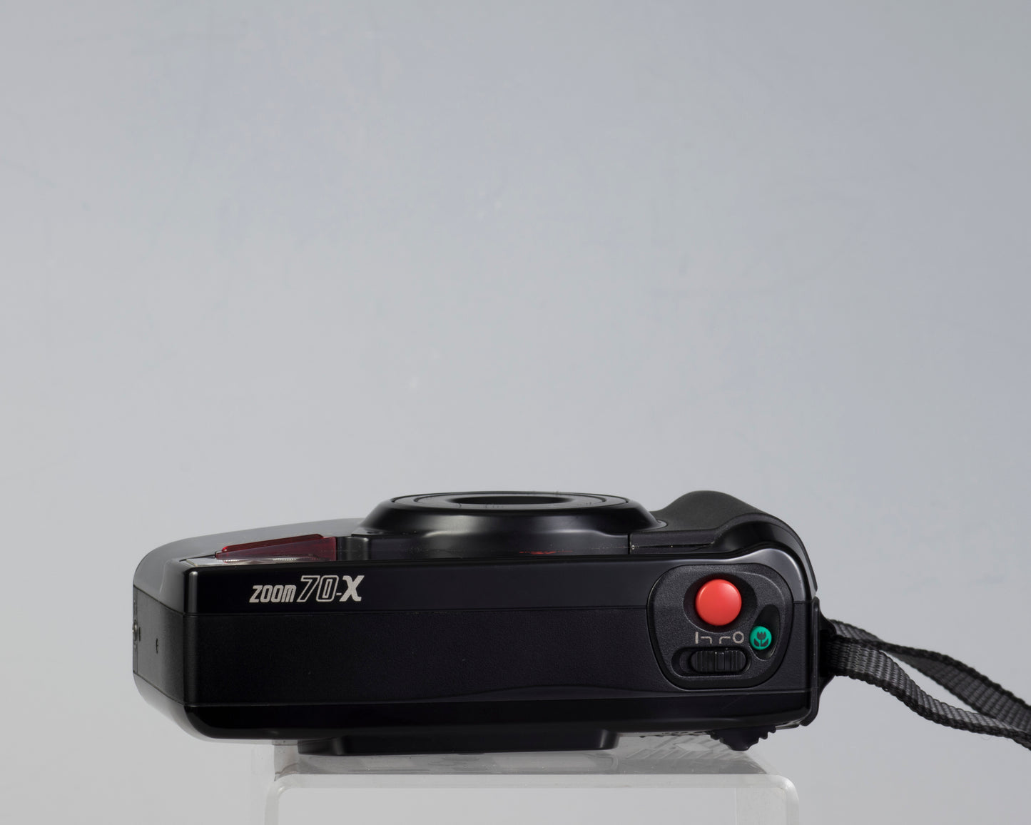 Pentax Zoom 70-X 35mm camera w/case (serial 8033387)