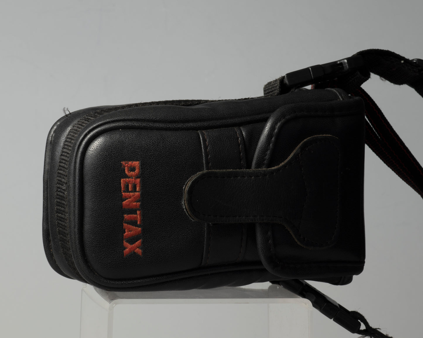 Pentax Zoom-70 Date (IQZoom) Appareil photo 35 mm avec étui (série 578125)