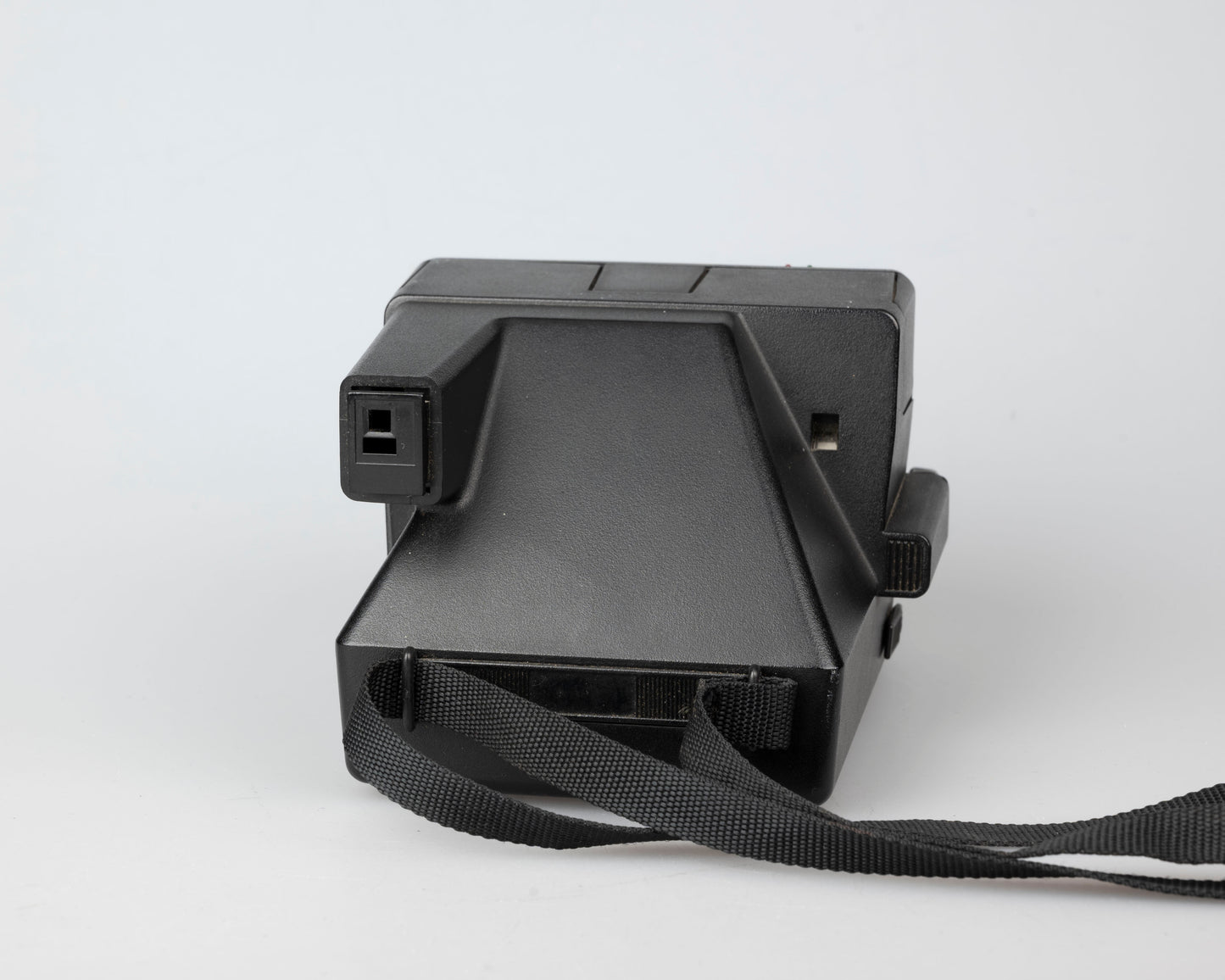 Polaroid Sun 600 LMS instant film camera (serial D7P25972NG)