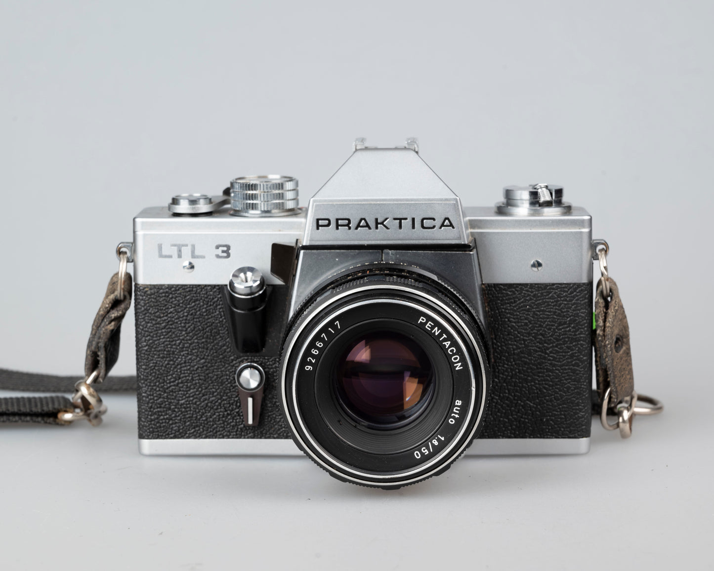 Appareil photo reflex à film Praktica LTL 3 35 mm avec objectif Pentacon 50 mm f1.8 (série 344044)