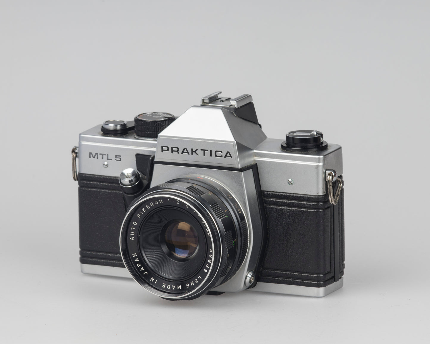 Appareil photo reflex à film Praktica MTL 5 35 mm avec objectif Rikenon 55 mm f2.8 et étui toujours prêt