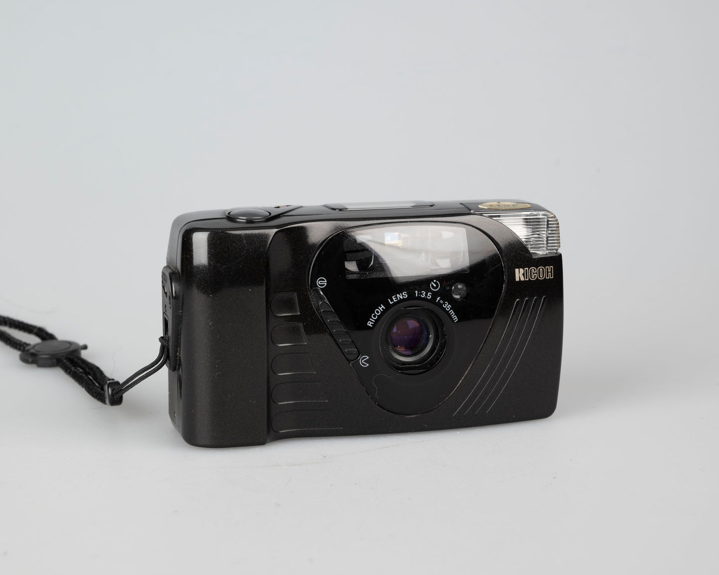 Ricoh FF-9D compact 35mm film camera (serial 38161393)