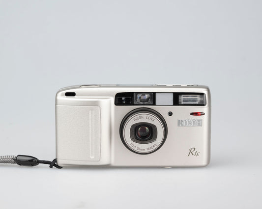 Ricoh R1E 35mm camera w/ case (no LCD)