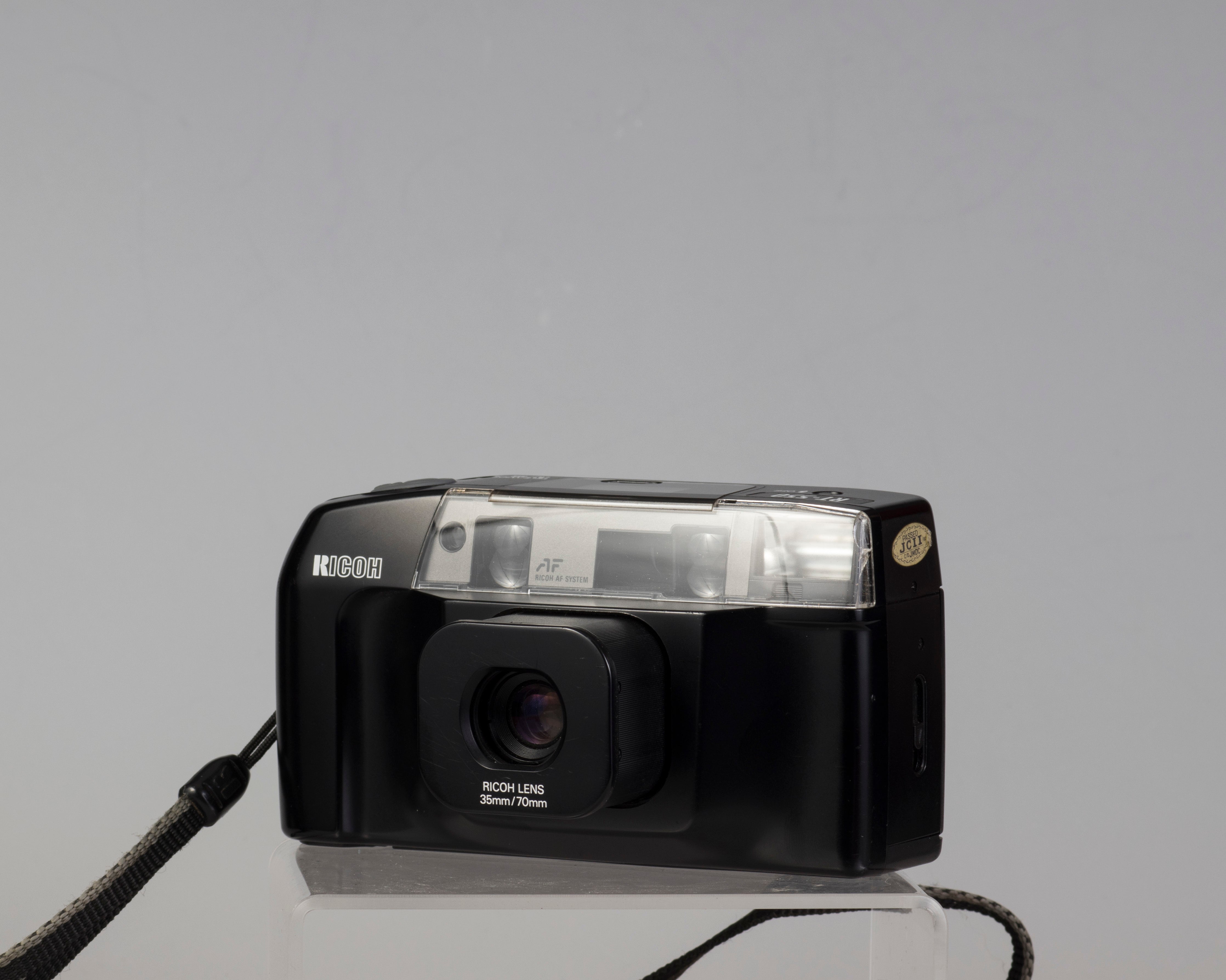 Ricoh RT-550 dual lens 35mm film camera – New Wave Pool
