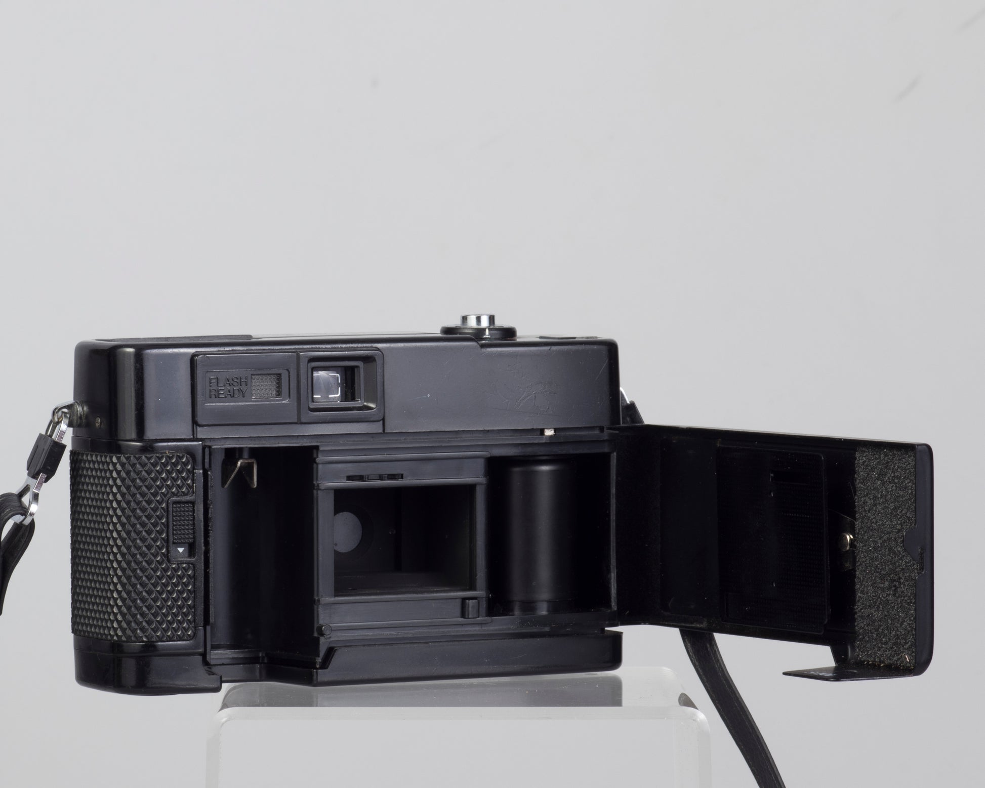 The Sears (Halina) MW35E is a simple zone focus 35mm camera (film door open)