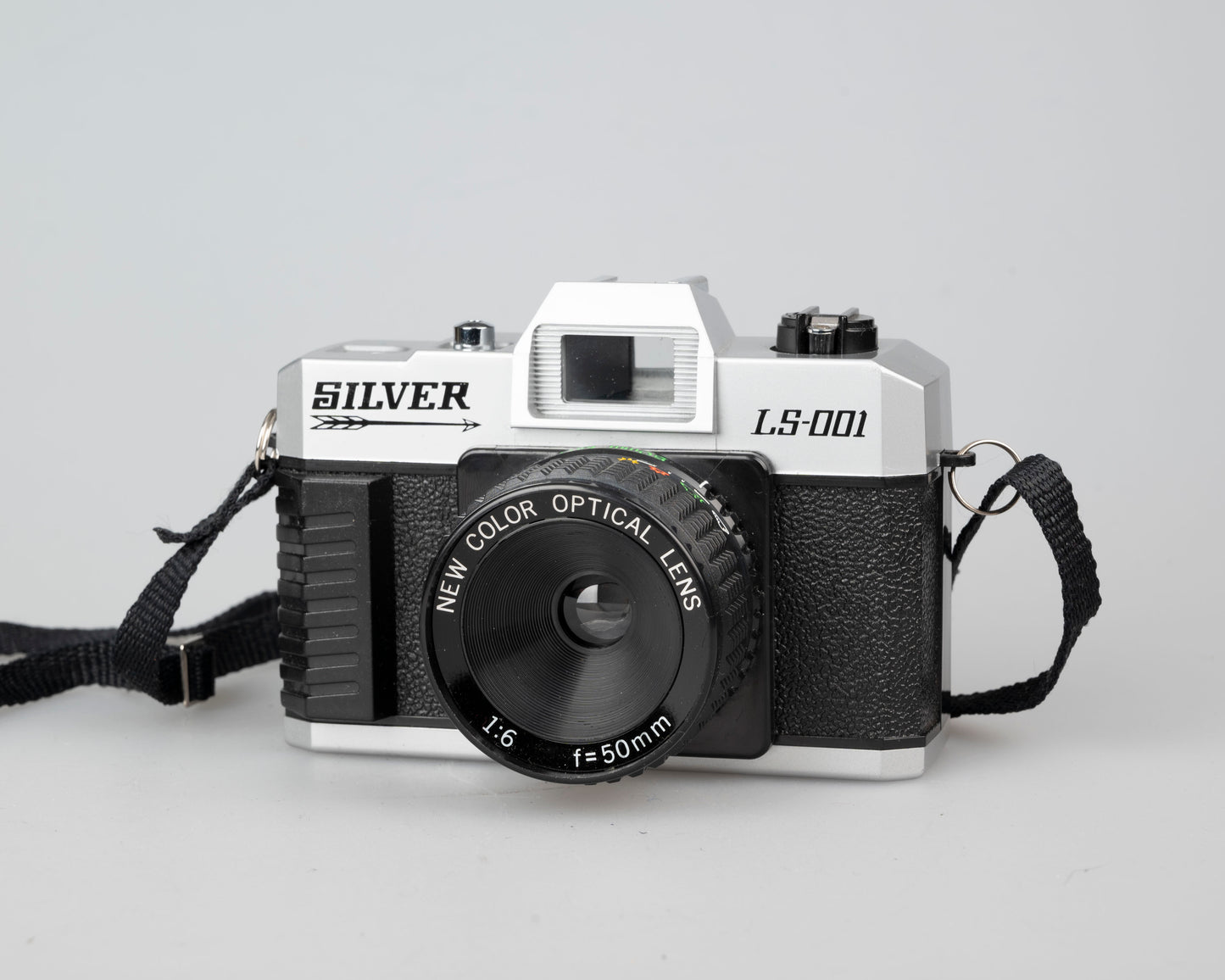 Silver LS-001 Optical Color Lens focus free 35mm camera w/ case