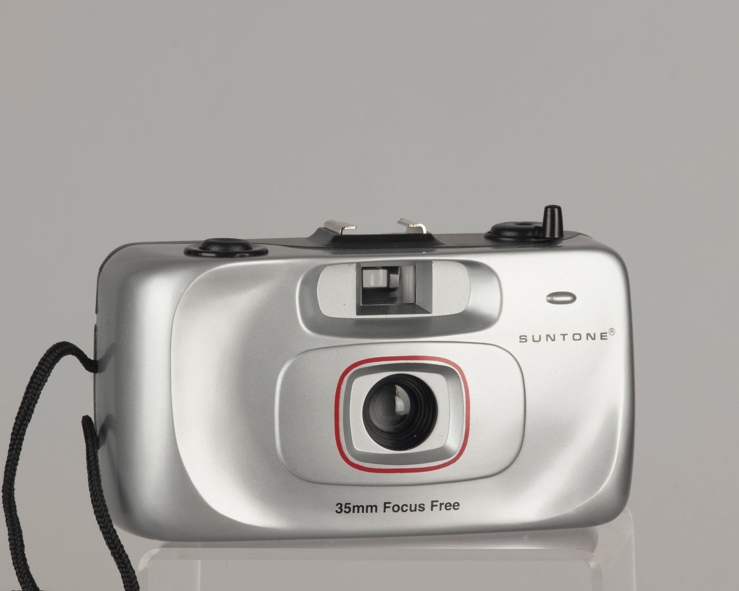 Suntone MM252 Focus Free 35mm film camera; includes original box and manual