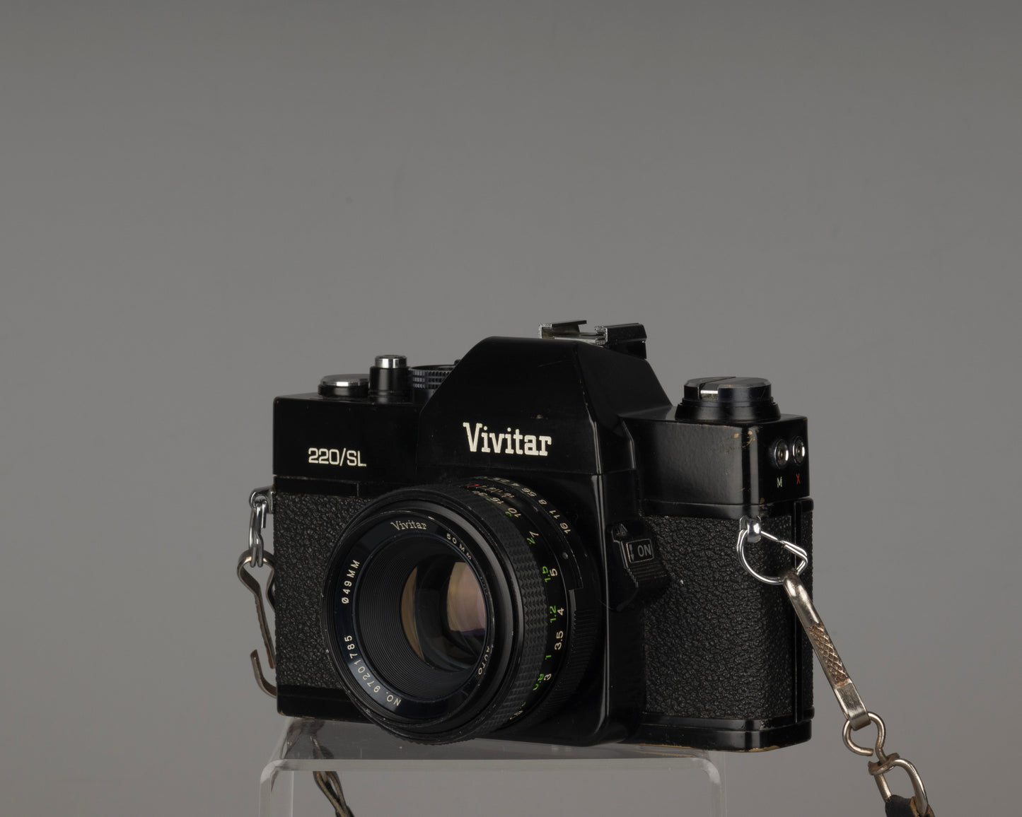 Vivitar 220/SL 35mm SLR camera with 50mm f1.8 len and ever-ready case