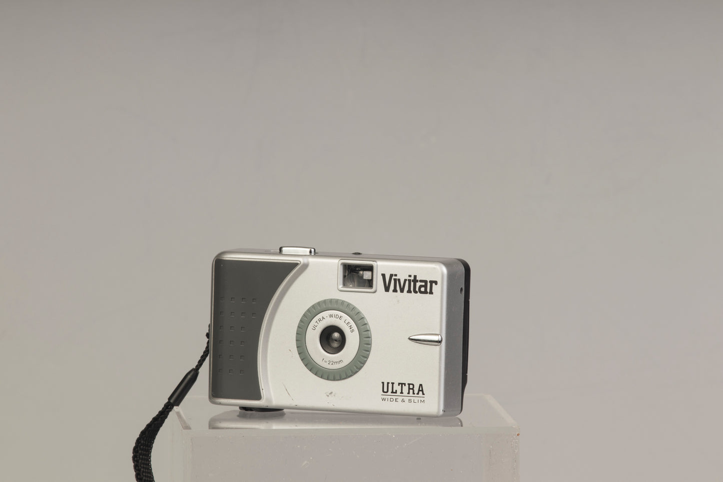 Appareil photo argentique Vivitar Ultra Wide et Slim 35 mm (série 40424A)