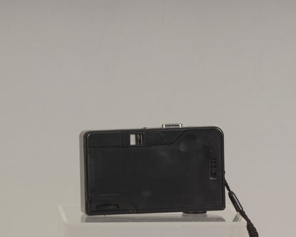 Vivitar Ultra Wide and Slim 35mm film camera (serial 40424A)
