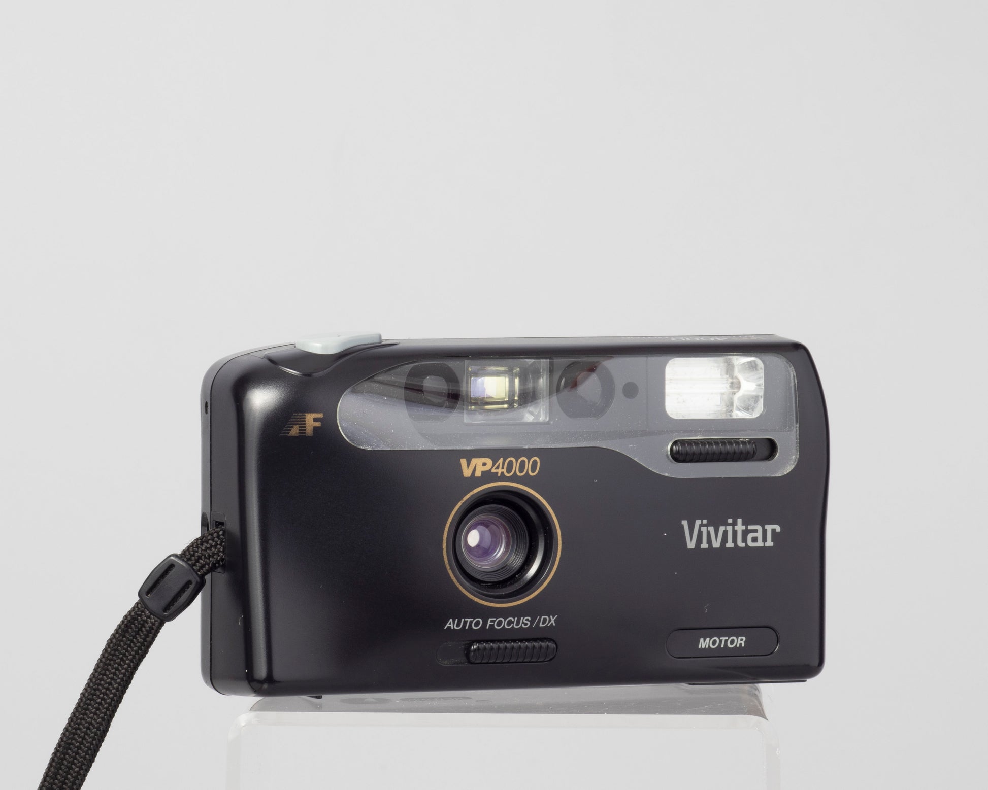 The Vivitar VP4000 is a basic but solidly made point-and-shoot from the 1990s