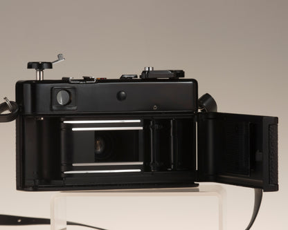Yashica MG-1 rangefinder 35mm camera
