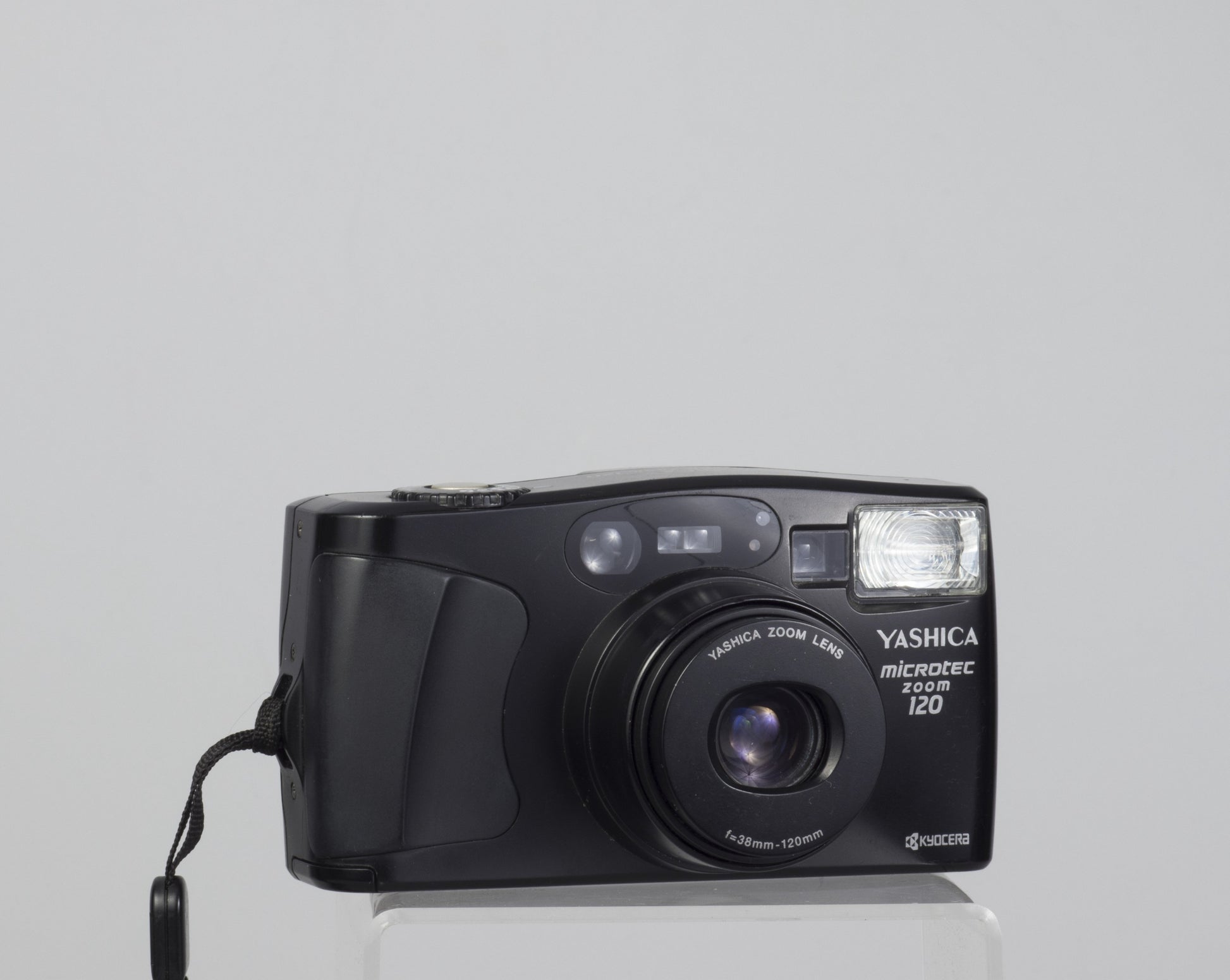 The Yashica Microtec Zoom 120 (aka Kyocera Lynx 120 or Yashica MicroElite Zoom 120) is a high quality35mm zoom point-and-shoot from circa 1995